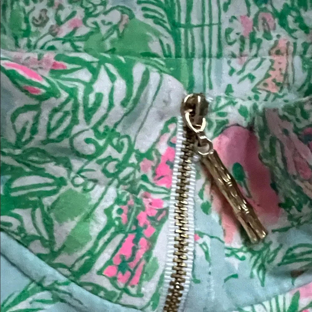 Lilly Pulitzer ⭐️ Green and Pink Patterned Top Size S - Picture 4 of 13